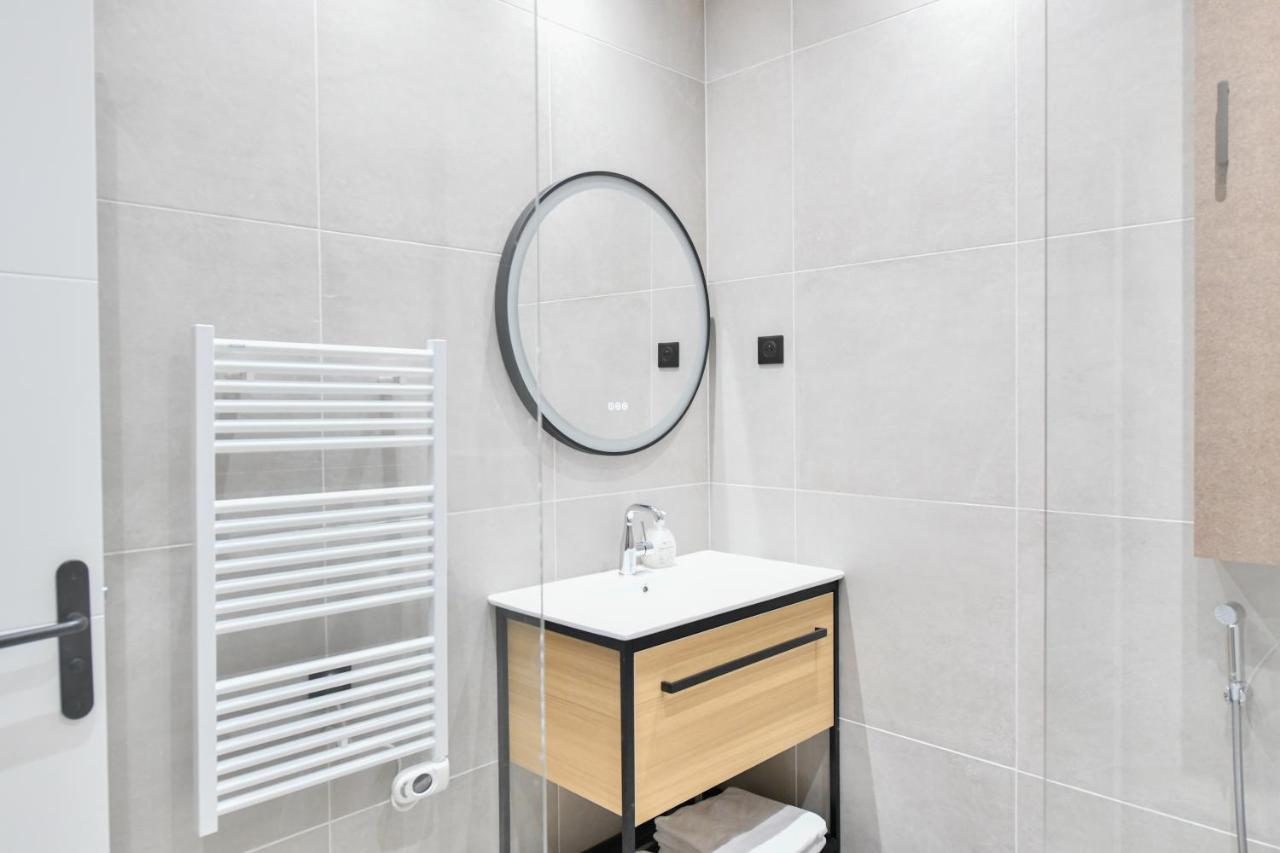 Montmartre Charme Et Elegance - Appartement Lumineux A Deux Pas Du Sacre-Coeur Paris Bagian luar foto
